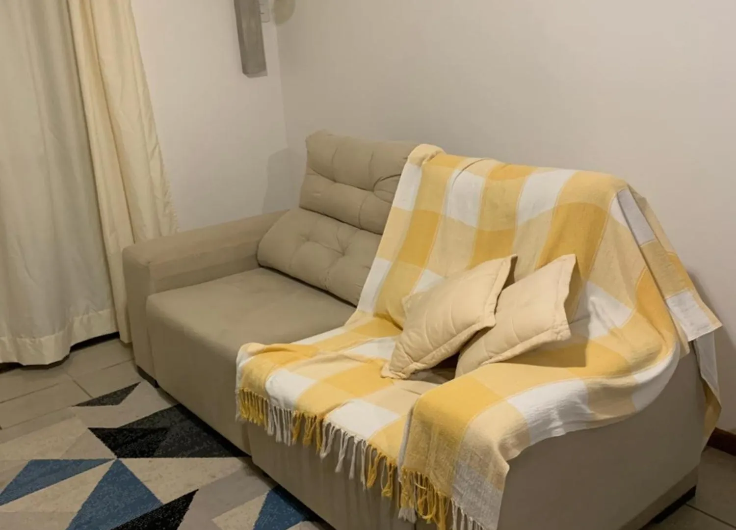 Predio Frente Mar Com Apartamento Canas Florianópolis