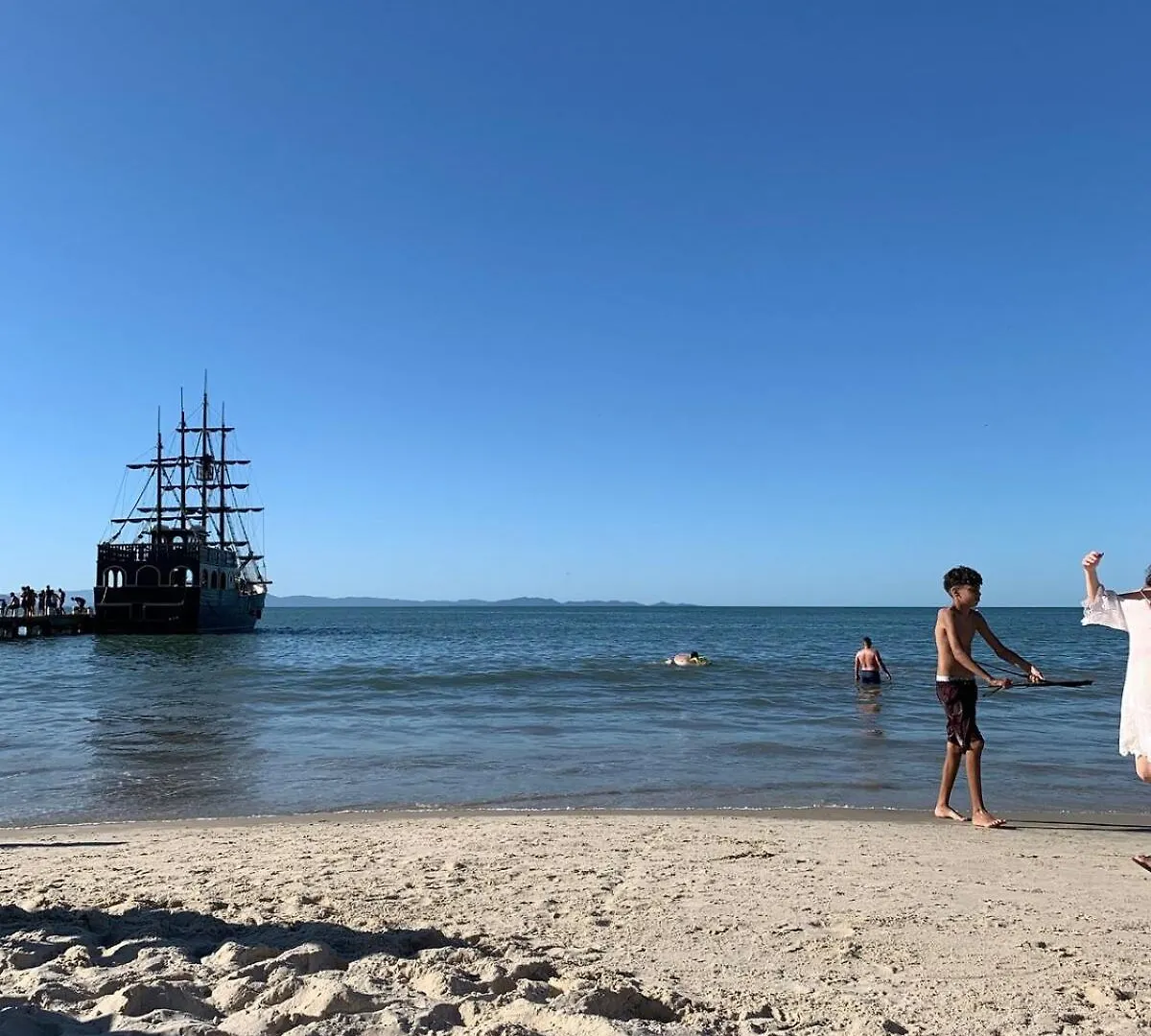 Predio Frente Mar Com Apartamento Canas Florianópolis Brasil